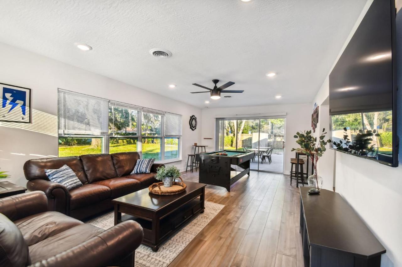 Plush Sheets, Games!, Huge Backyard, Massage Chair Tampa Exterior photo