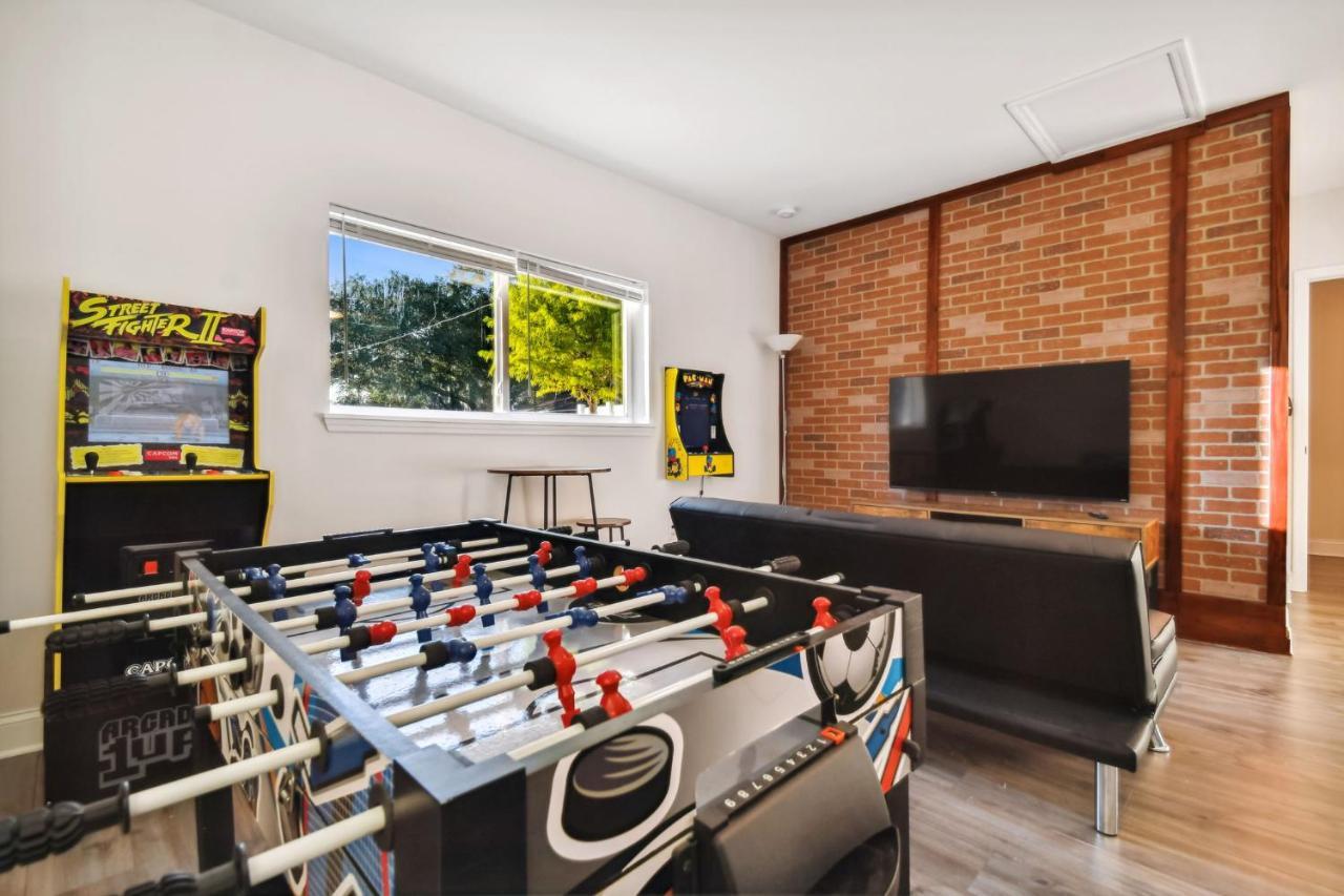 Plush Sheets, Games!, Huge Backyard, Massage Chair Tampa Exterior photo