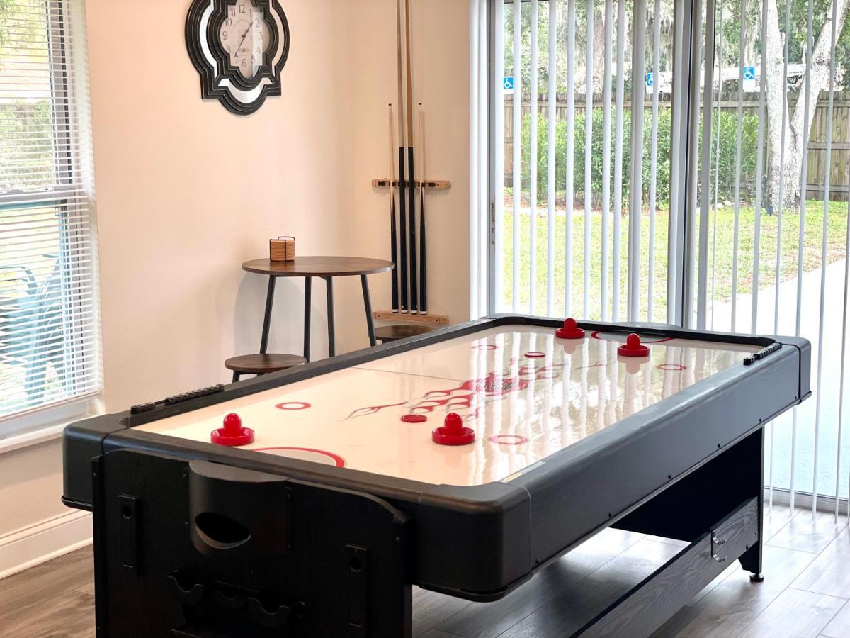 Plush Sheets, Games!, Huge Backyard, Massage Chair Tampa Exterior photo